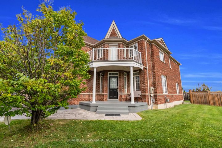 Photo 2 at 4839 Marble Arch Mews, Churchill Meadows, Mississauga
