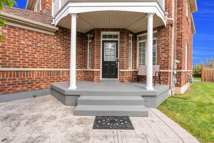 Photo 3 at 4839 Marble Arch Mews, Churchill Meadows, Mississauga