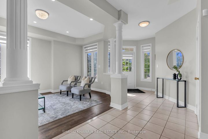Photo 5 at 4839 Marble Arch Mews, Churchill Meadows, Mississauga