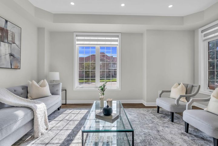 Photo 6 at 4839 Marble Arch Mews, Churchill Meadows, Mississauga