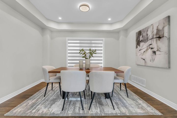 Photo 9 at 4839 Marble Arch Mews, Churchill Meadows, Mississauga