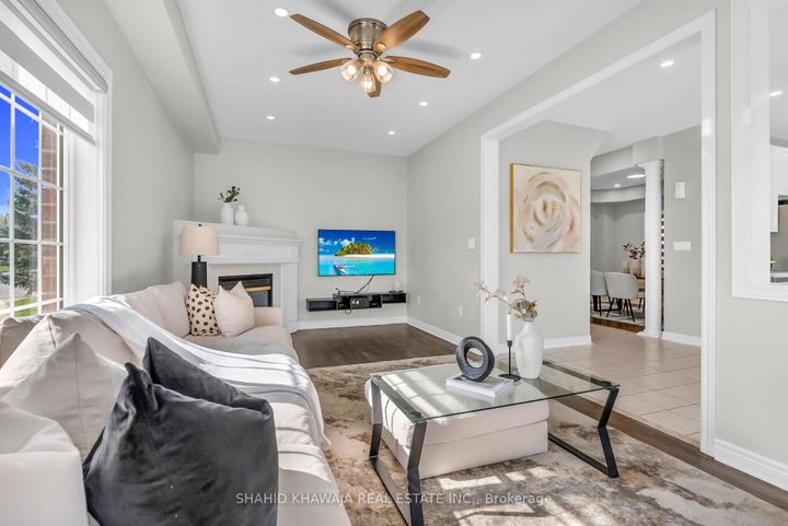 Photo 16 at 4839 Marble Arch Mews, Churchill Meadows, Mississauga
