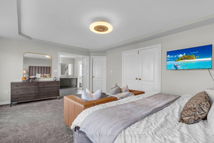 Photo 24 at 4839 Marble Arch Mews, Churchill Meadows, Mississauga