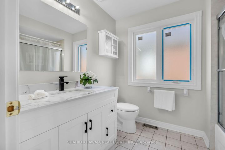 Photo 31 at 4839 Marble Arch Mews, Churchill Meadows, Mississauga