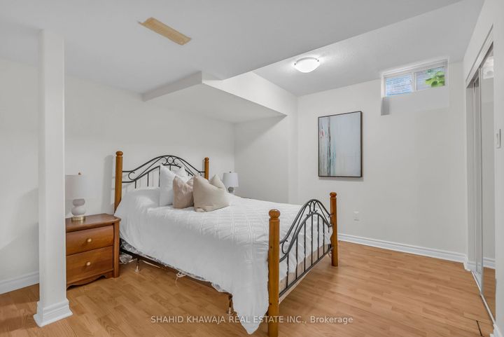 Photo 41 at 4839 Marble Arch Mews, Churchill Meadows, Mississauga