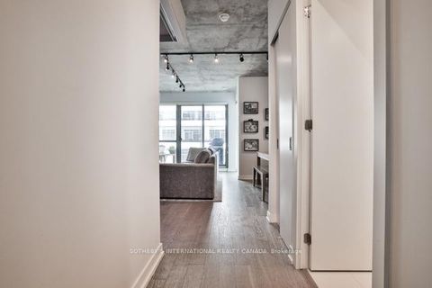 Photo 2 at 915 - 39 Brant Street, Waterfront Communities C1, Toronto