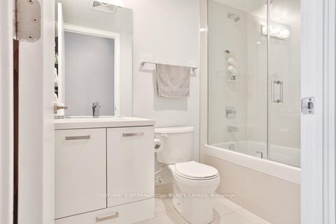 Photo 4 at 915 - 39 Brant Street, Waterfront Communities C1, Toronto