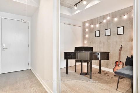 Photo 5 at 915 - 39 Brant Street, Waterfront Communities C1, Toronto