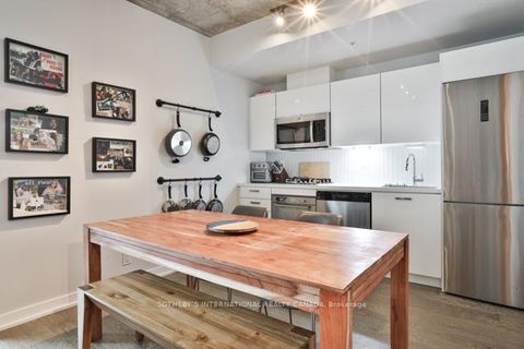 Photo 12 at 915 - 39 Brant Street, Waterfront Communities C1, Toronto