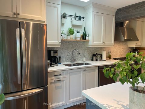 Photo 8 at 15 SCARBOROUGH HEIGHTS Boulevard, Cliffcrest, Toronto