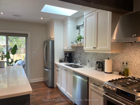Photo 9 at 15 SCARBOROUGH HEIGHTS Boulevard, Cliffcrest, Toronto