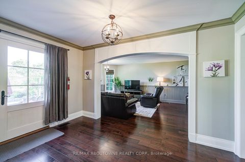 Photo 18 at 2193 Meadowland Drive, RO River Oaks, Oakville