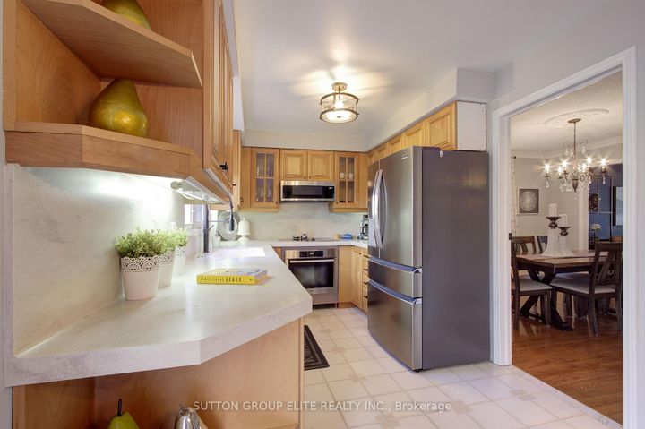 Photo 14 at 411 The Thicket, Lakeview, Mississauga