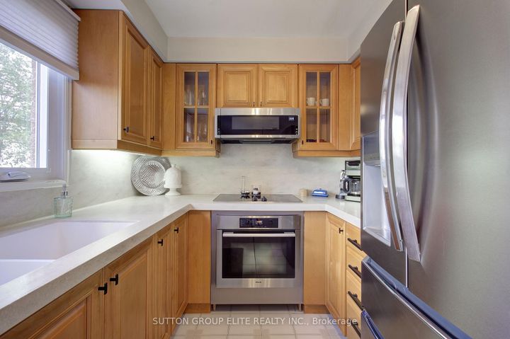 Photo 16 at 411 The Thicket, Lakeview, Mississauga