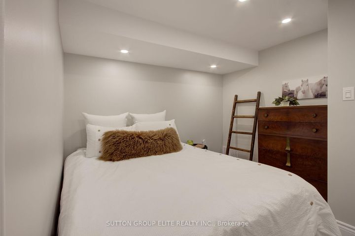 Photo 35 at 411 The Thicket, Lakeview, Mississauga