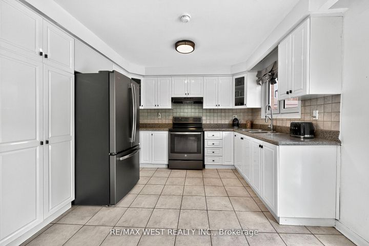 Photo 10 at 54 Barker Avenue, Beaumonde Heights, Toronto