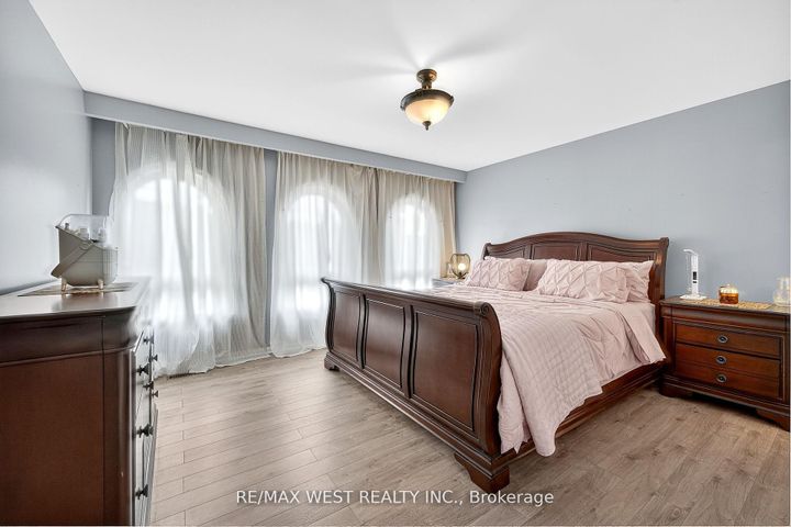 Photo 12 at 54 Barker Avenue, Beaumonde Heights, Toronto