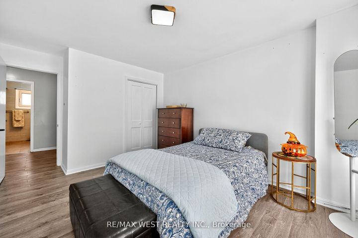 Photo 14 at 54 Barker Avenue, Beaumonde Heights, Toronto
