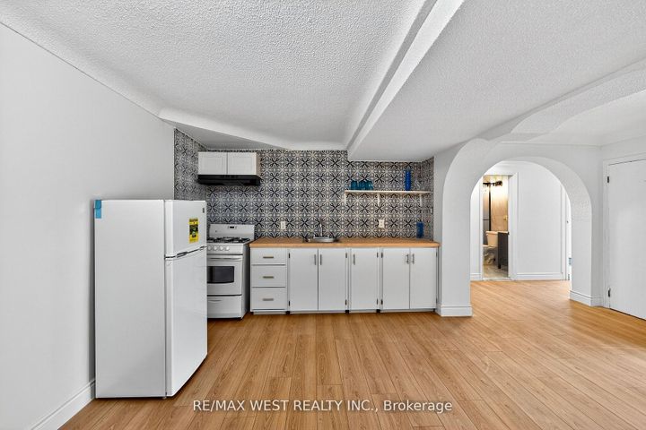 Photo 22 at 54 Barker Avenue, Beaumonde Heights, Toronto