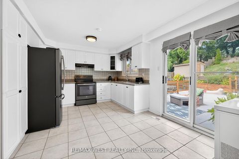 Photo 11 at 54 Barker Avenue, Beaumonde Heights, Toronto