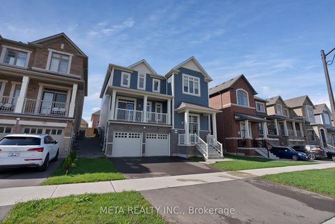 Photo 1 at 15 Faimira Avenue, Keswick South, Georgina