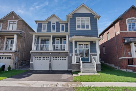 Photo 3 at 15 Faimira Avenue, Keswick South, Georgina