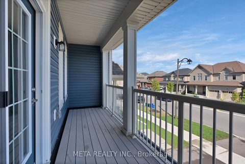 Photo 5 at 15 Faimira Avenue, Keswick South, Georgina