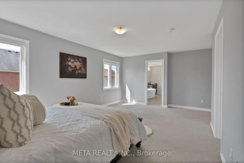 Photo 30 at 15 Faimira Avenue, Keswick South, Georgina