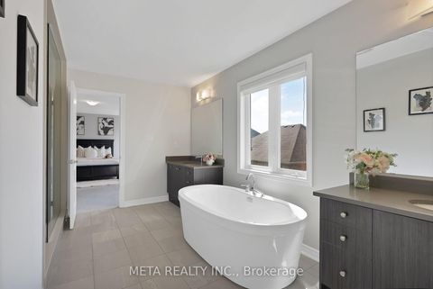Photo 31 at 15 Faimira Avenue, Keswick South, Georgina
