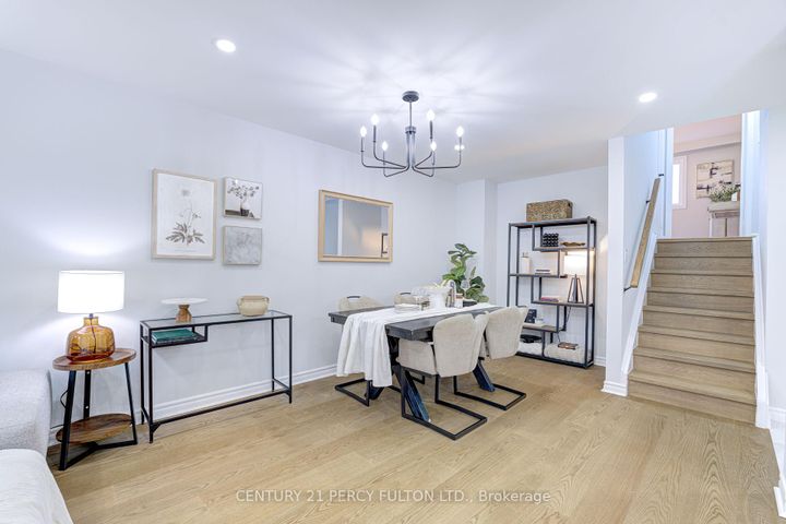 Photo 5 at 7146 Harwick Drive, Malton, Mississauga