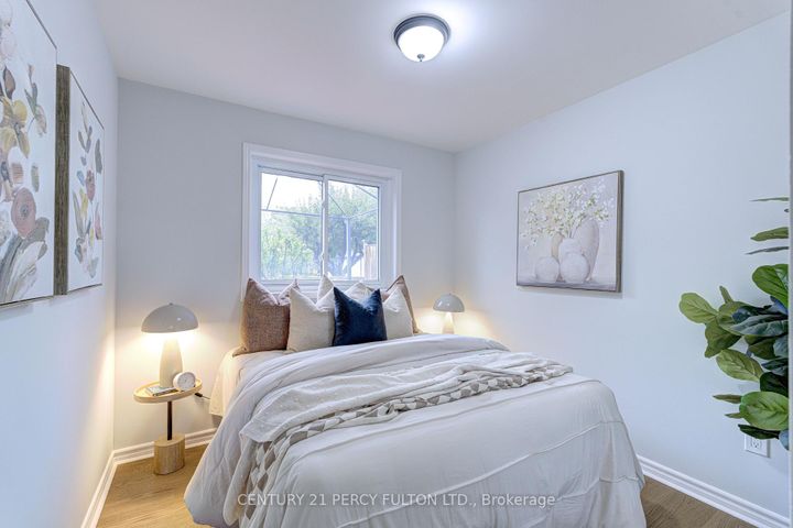 Photo 15 at 7146 Harwick Drive, Malton, Mississauga