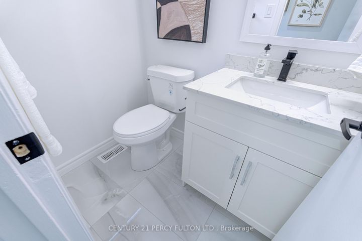 Photo 17 at 7146 Harwick Drive, Malton, Mississauga