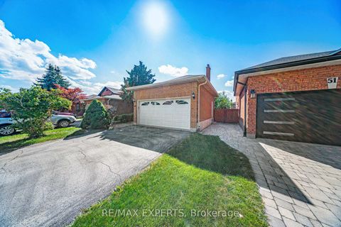 Photo 3 at 47 Velvet Crescent, East Woodbridge, Vaughan