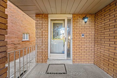 Photo 5 at 47 Velvet Crescent, East Woodbridge, Vaughan