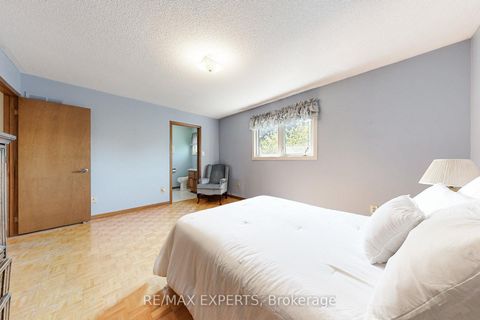 Photo 39 at 47 Velvet Crescent, East Woodbridge, Vaughan
