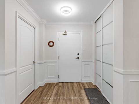 Photo 2 at 211 - 7 Townsgate Drive, Yorkhill, Vaughan