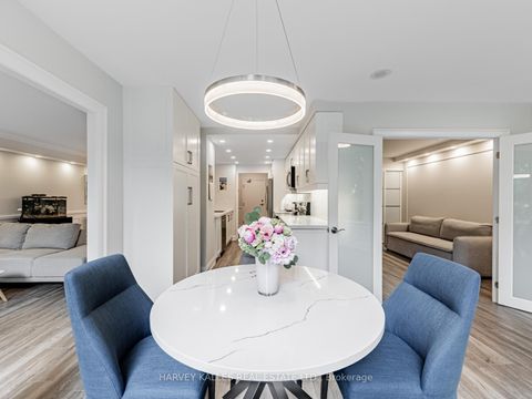 Photo 9 at 211 - 7 Townsgate Drive, Yorkhill, Vaughan