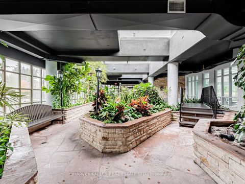 Photo 30 at 211 - 7 Townsgate Drive, Yorkhill, Vaughan