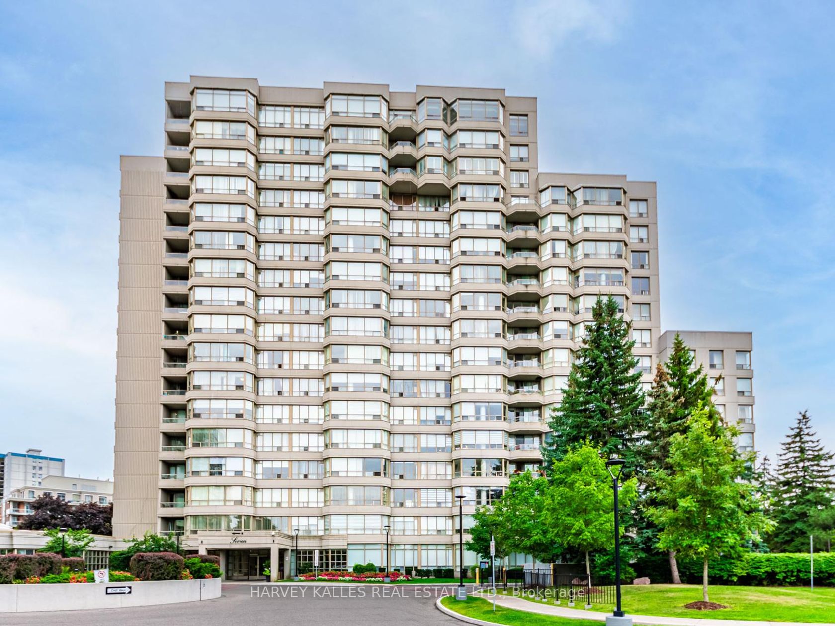 211 - 7 Townsgate Drive, Yorkhill, Vaughan 