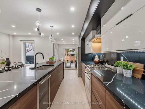 Photo 9 at 186 Oak Park Avenue, Lumsden, Toronto