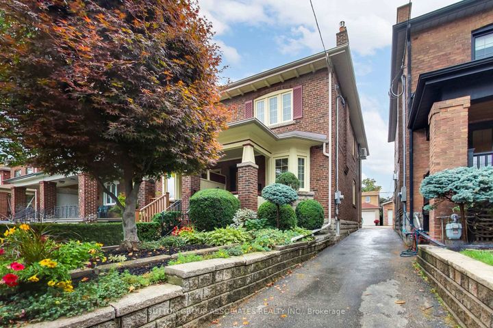 Photo 2 at 163 Maplewood Avenue, Cedarvale, Toronto