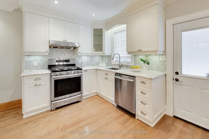 Photo 15 at 163 Maplewood Avenue, Cedarvale, Toronto