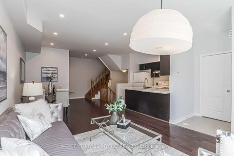 Photo 4 at 3 - 12 Eaton Park Lane, L'Amoreaux, Toronto