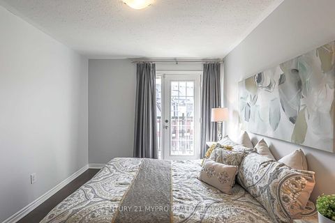 Photo 16 at 3 - 12 Eaton Park Lane, L'Amoreaux, Toronto