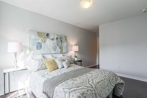 Photo 18 at 3 - 12 Eaton Park Lane, L'Amoreaux, Toronto