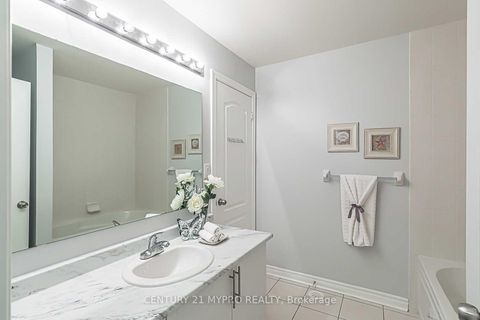 Photo 21 at 3 - 12 Eaton Park Lane, L'Amoreaux, Toronto