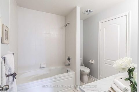 Photo 22 at 3 - 12 Eaton Park Lane, L'Amoreaux, Toronto