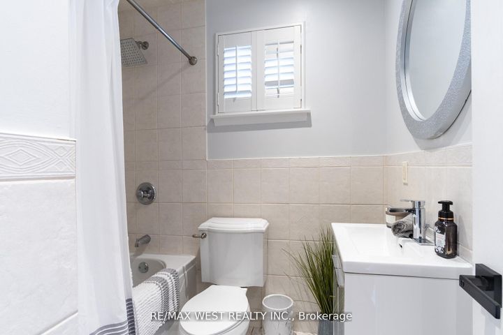Photo 6 at 30 Tindale Road, Madoc, Brampton
