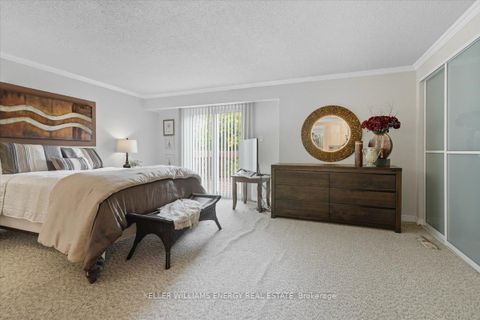 Photo 11 at 183 Bellefontaine Street, L'Amoreaux, Toronto