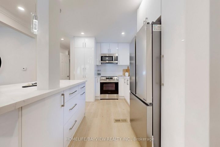 Photo 4 at 313 Churchill Avenue, Willowdale West, Toronto